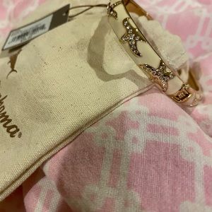 White with gold & shiny star fish bracelet